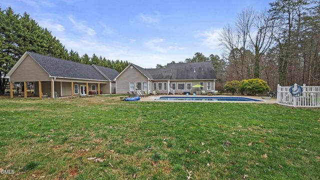 2524 Bellemont Alamance Road, Burlington, NC 27215