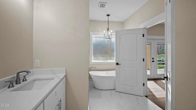 2524 Bellemont Alamance Road, Burlington, NC 27215