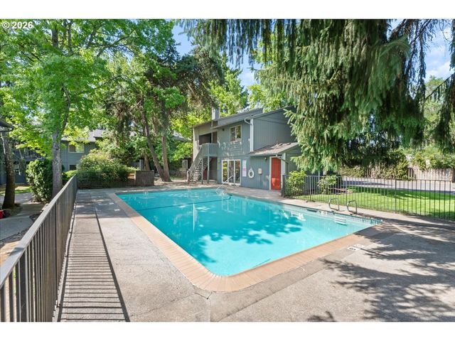 650 Sw MEADOW Dr 117, Beaverton, OR 97006