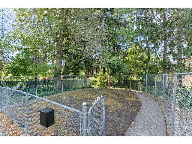 650 Sw MEADOW Dr 117, Beaverton, OR 97006