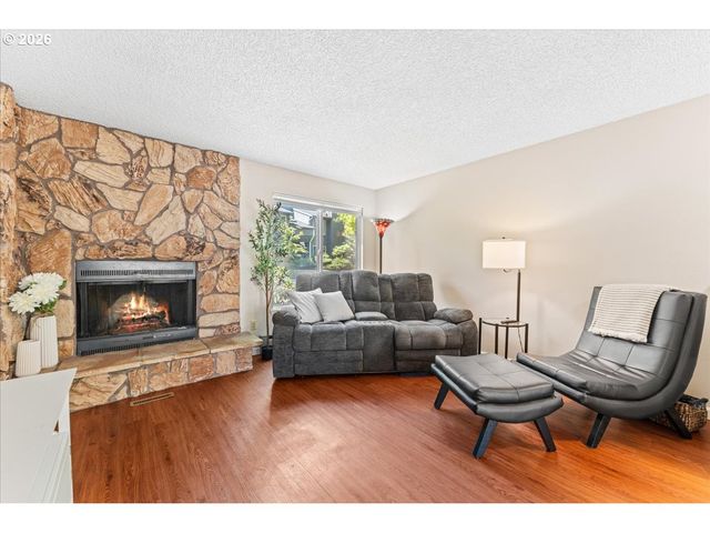 650 Sw MEADOW Dr 117, Beaverton, OR 97006