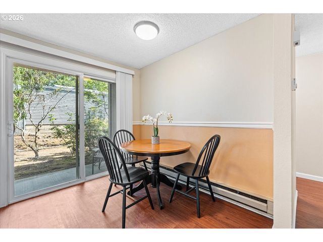 650 Sw MEADOW Dr 117, Beaverton, OR 97006