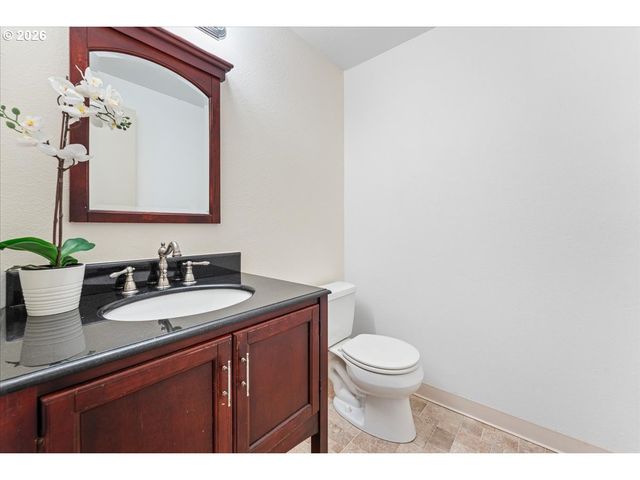650 Sw MEADOW Dr 117, Beaverton, OR 97006