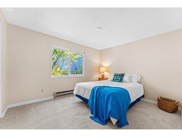 650 Sw MEADOW Dr 117, Beaverton, OR 97006