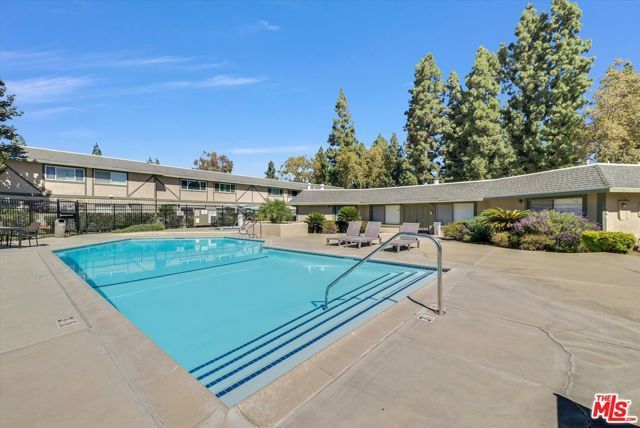 1109 W Francis Street H, Ontario, CA 91762