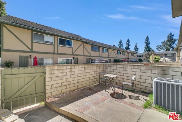 1109 W Francis Street H, Ontario, CA 91762