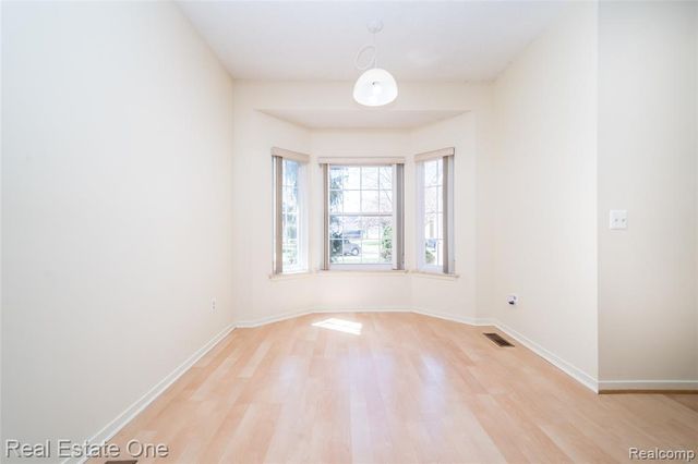 41474 Cornell Drive, Novi, MI 48377