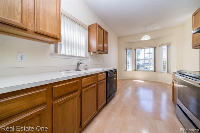 41474 Cornell Drive, Novi, MI 48377