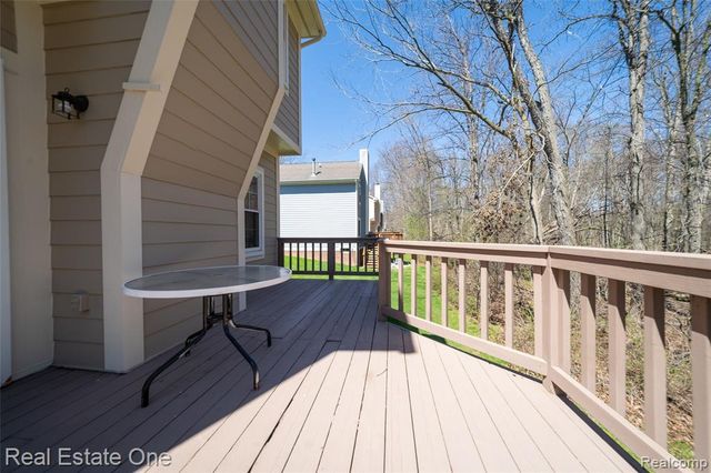 41474 Cornell Drive, Novi, MI 48377