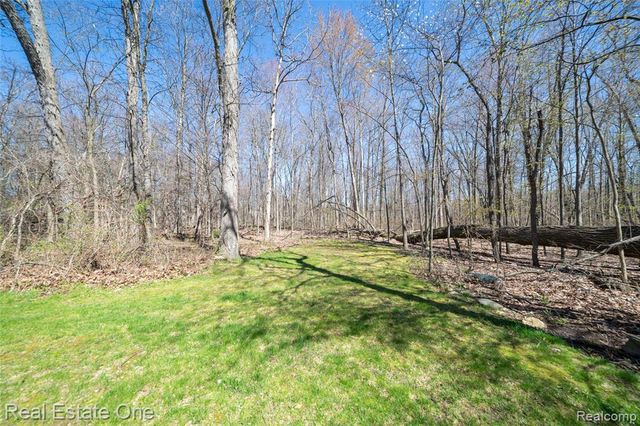 41474 Cornell Drive, Novi, MI 48377