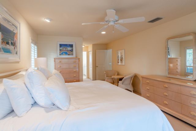 13 Balfour Road W, Palm Beach Gardens, FL 33418
