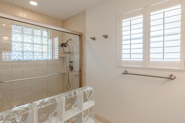 13 Balfour Road W, Palm Beach Gardens, FL 33418