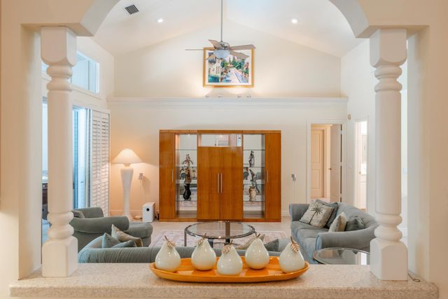 13 Balfour Road W, Palm Beach Gardens, FL 33418