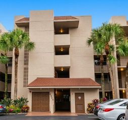 9520 Seagrape Dr 303, Davie, FL 33324