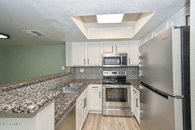 5757 W EUGIE Avenue 2013, Glendale, AZ 85304