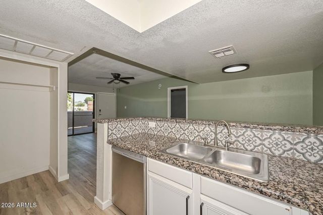 5757 W EUGIE Avenue 2013, Glendale, AZ 85304