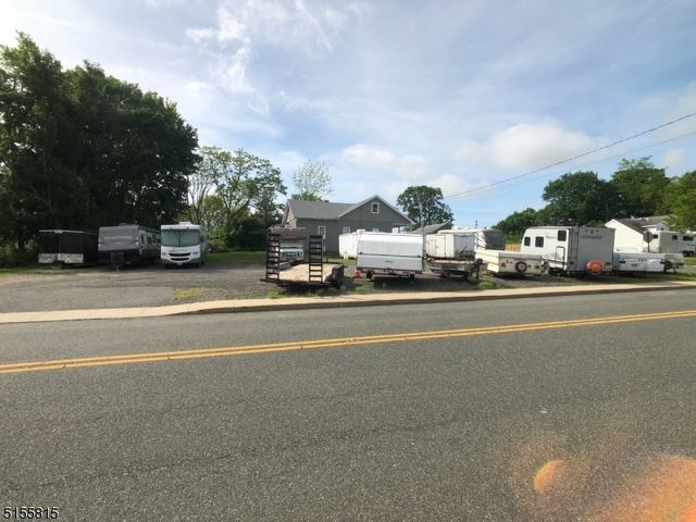 7 New St, Hampton Boro, NJ 08827
