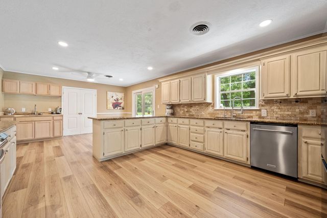 5254 State Highway 146 S, Livingston, TX 77351