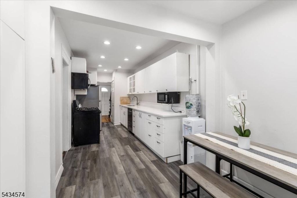 478 Brook Ave, Passaic City, NJ 07055 — photo 5