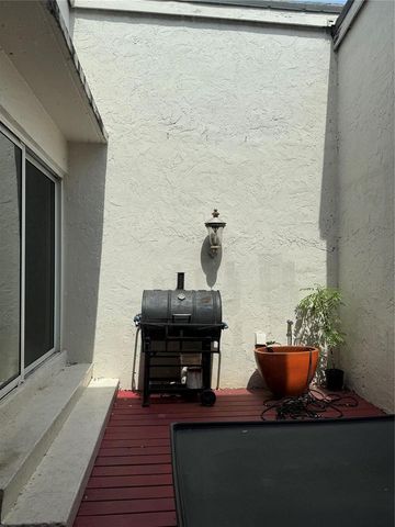 455 NW 68th Avenue 702, Plantation, FL 33317