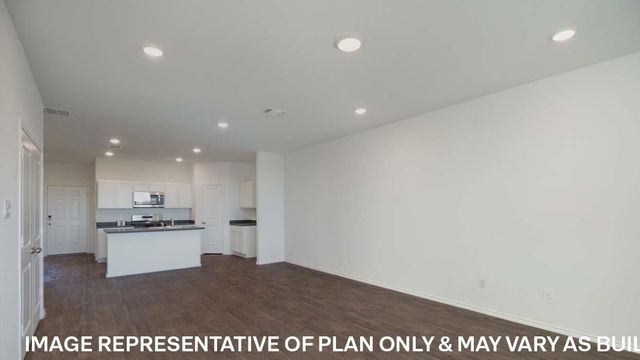 207 A HARRISON XING, Uhland, TX 78640