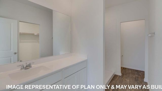 207 A HARRISON XING, Uhland, TX 78640