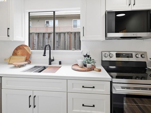 20223 Santa Maria Ave, Castro Valley, CA 94546