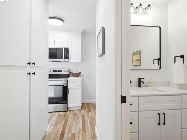 20223 Santa Maria Ave, Castro Valley, CA 94546