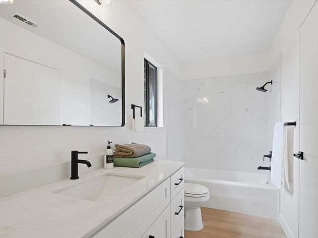 20223 Santa Maria Ave, Castro Valley, CA 94546