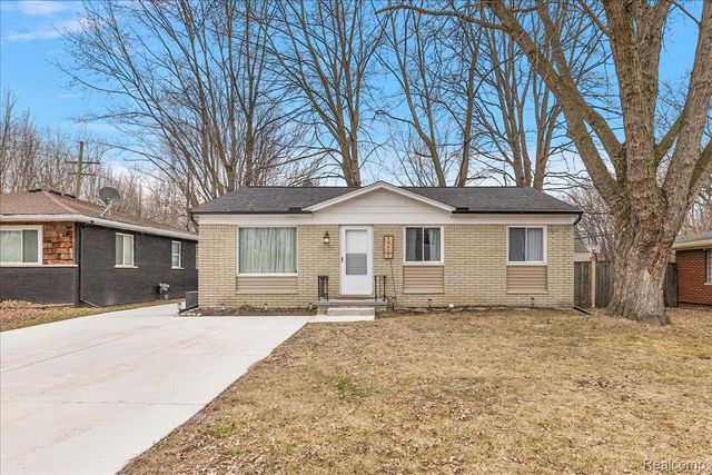 39621 Detroit Street, Harrison Charter Township, MI 48045