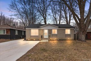39621 Detroit Street, Harrison Charter Township, MI 48045