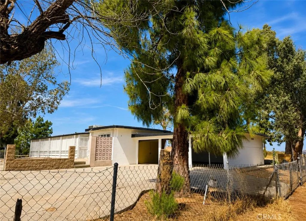 17301 Palm, Riverside, CA 92503