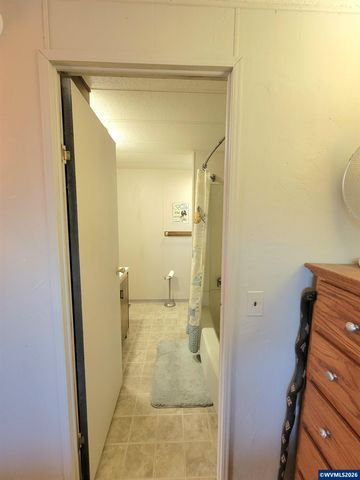 1199 N Terry #309 St 309, Eugene, OR 97402