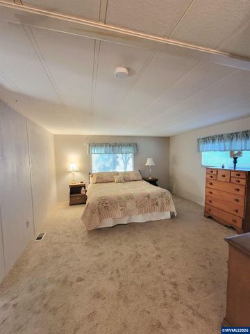 1199 N Terry #309 St 309, Eugene, OR 97402