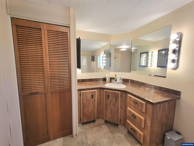 1199 N Terry #309 St 309, Eugene, OR 97402