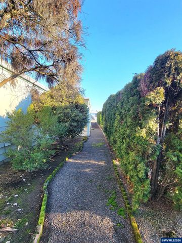 1199 N Terry #309 St 309, Eugene, OR 97402