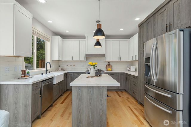 11433 80 Avenue NE, Kirkland, WA 98034