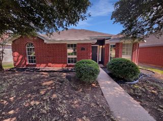 1110 Grounds Road, Cedar Hill, TX 75104
