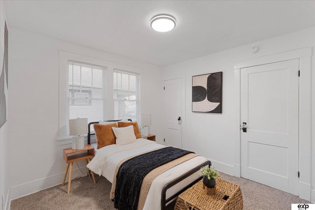 1728 S 27th Street, Omaha, NE 68105