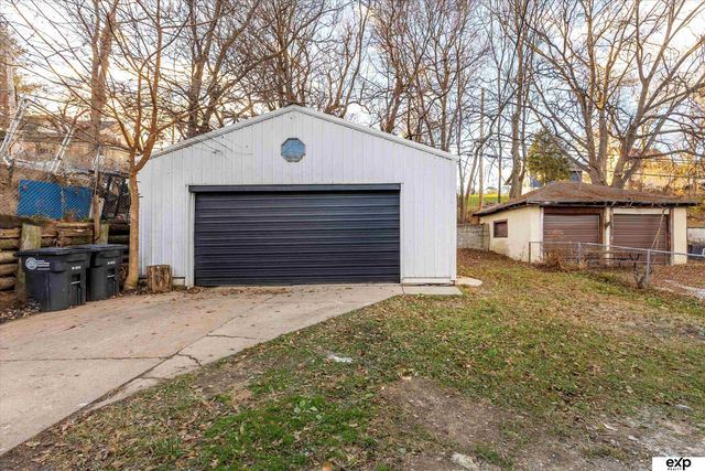 1728 S 27th Street, Omaha, NE 68105