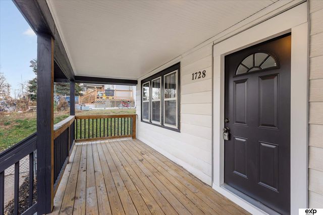 1728 S 27th Street, Omaha, NE 68105