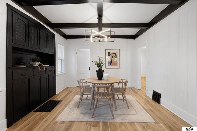 1728 S 27th Street, Omaha, NE 68105