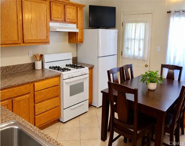 329 S Hewes Street, Orange, CA 92869