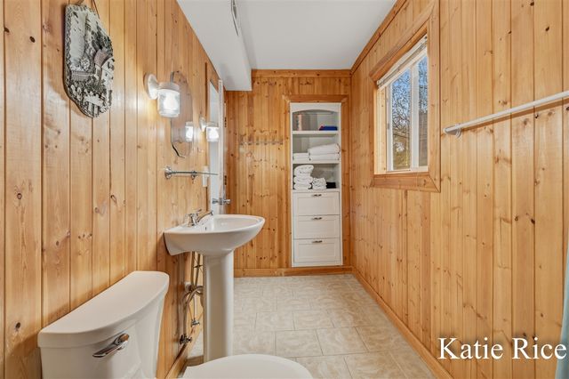 9415 Apache Trail, Shelby, MI 49455
