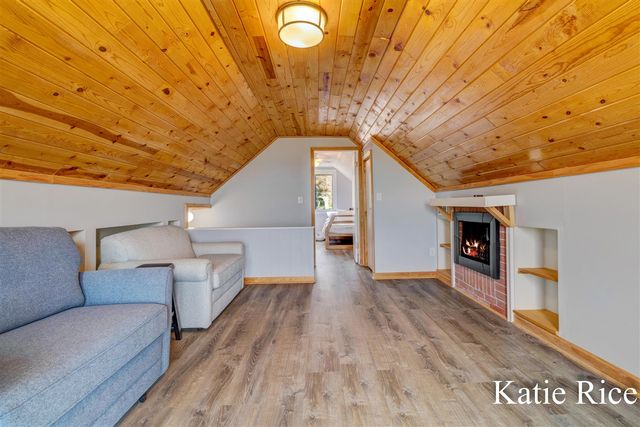 9415 Apache Trail, Shelby, MI 49455