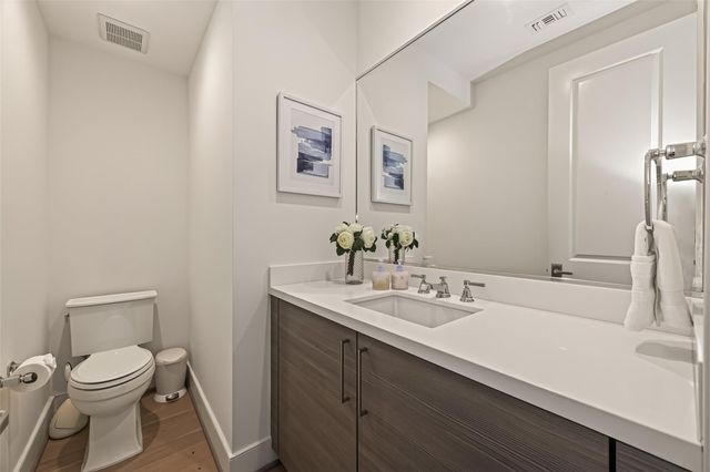 2047 Westcreek Lane 606, Houston, TX 77027