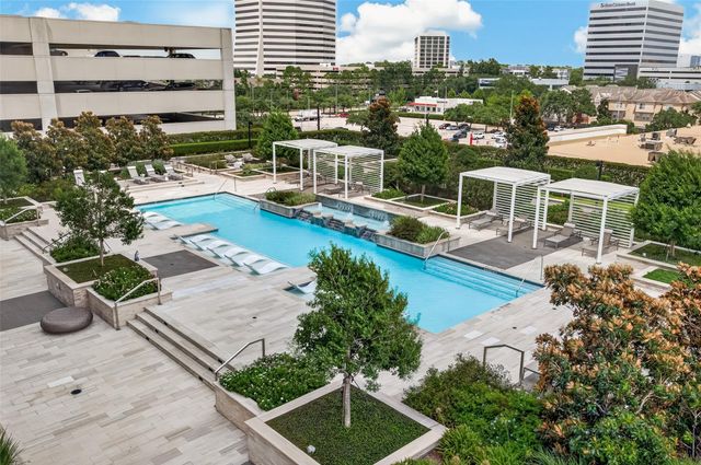 2047 Westcreek Lane 606, Houston, TX 77027