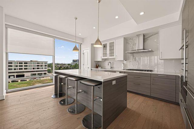 2047 Westcreek Lane 606, Houston, TX 77027