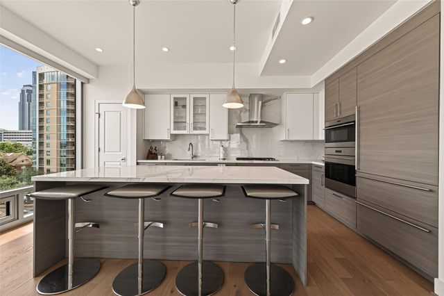 2047 Westcreek Lane 606, Houston, TX 77027