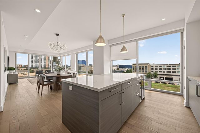 2047 Westcreek Lane 606, Houston, TX 77027